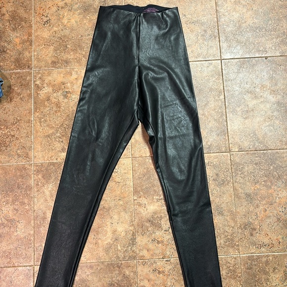 Never worn Commando Faux Leather Leggings - Picture 2 of 3